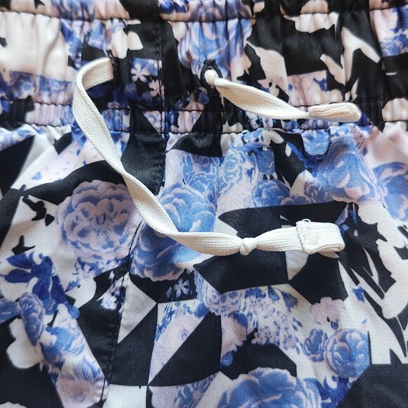 Nike Women’s Running Shorts Size L Dri-FIT Blue Purple Floral Geometric Athletic - Picture 6 of 8